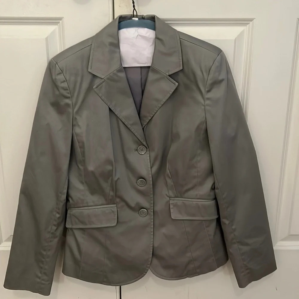 Worthington stretch gray blazer size medium buttons long sleeve
